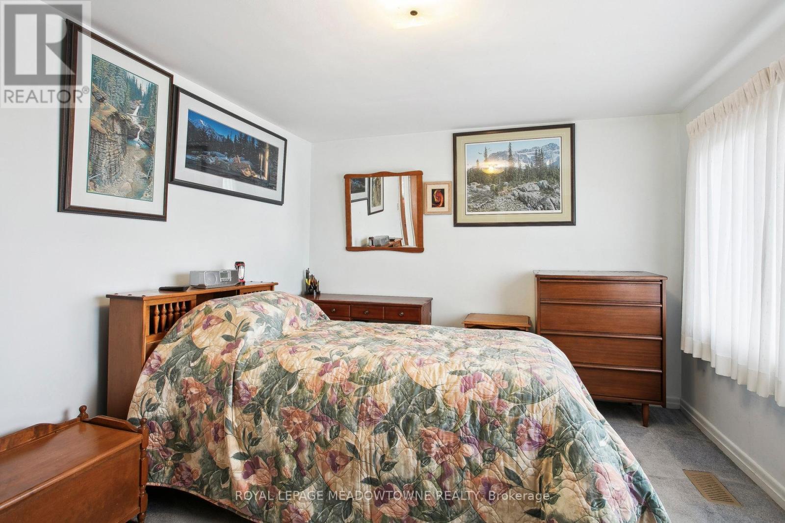 












123 VISTA DRIVE W

,
Mississauga,




Ontario
L5M1W2

