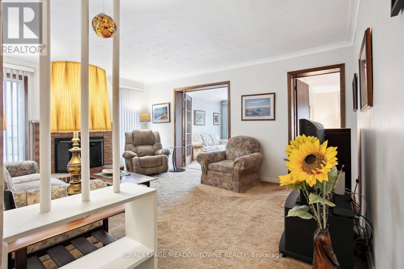 












123 VISTA DRIVE W

,
Mississauga,




Ontario
L5M1W2

