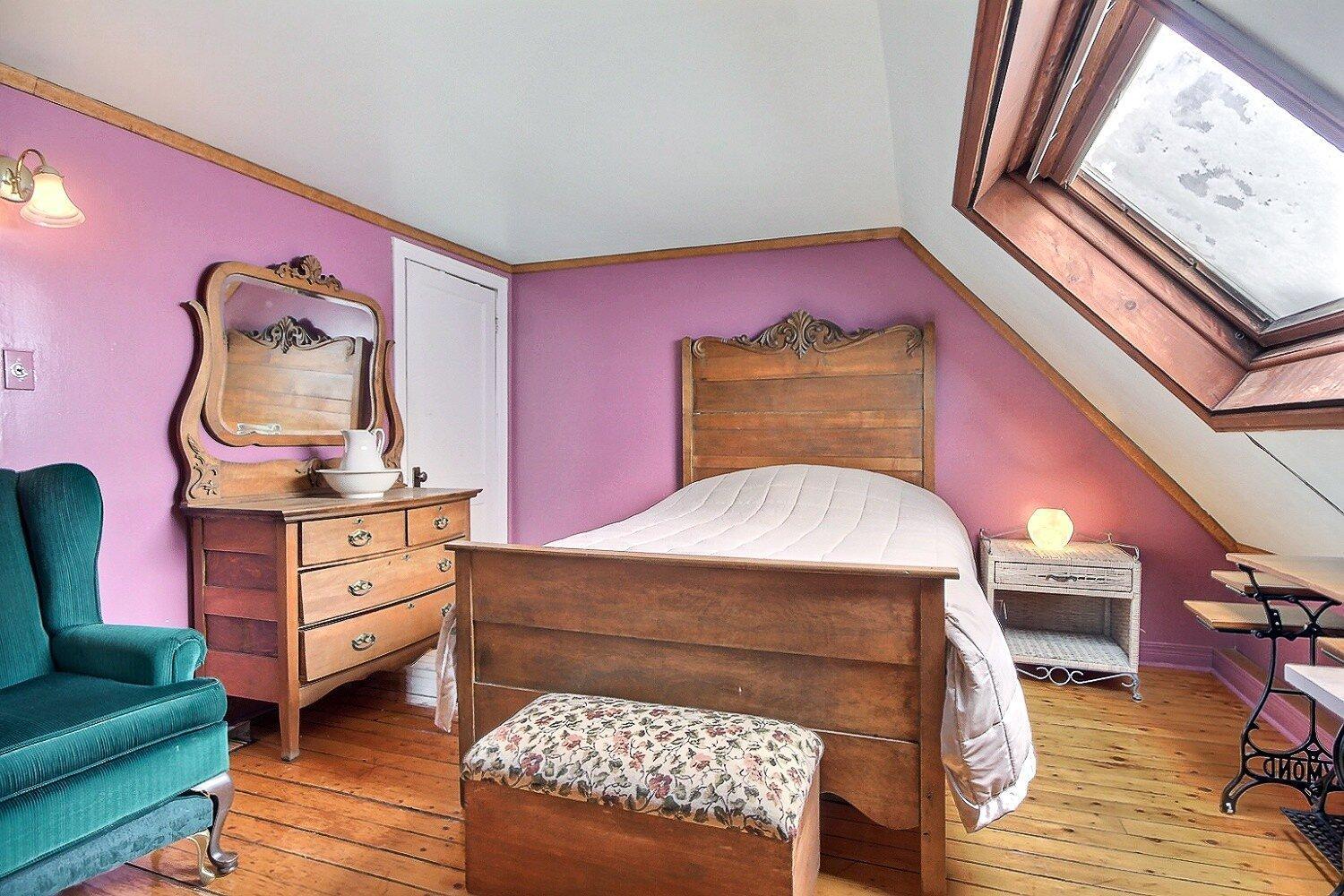 









264


Rue Principale

,
Saint-Basile-le-Grand,




QC
J3N1H3

