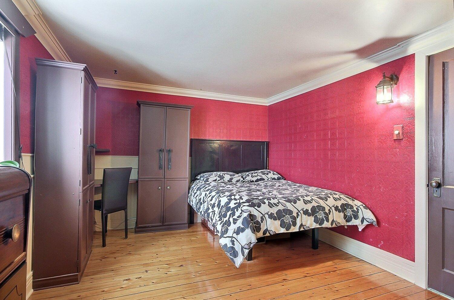 









264


Rue Principale

,
Saint-Basile-le-Grand,




QC
J3N1H3

