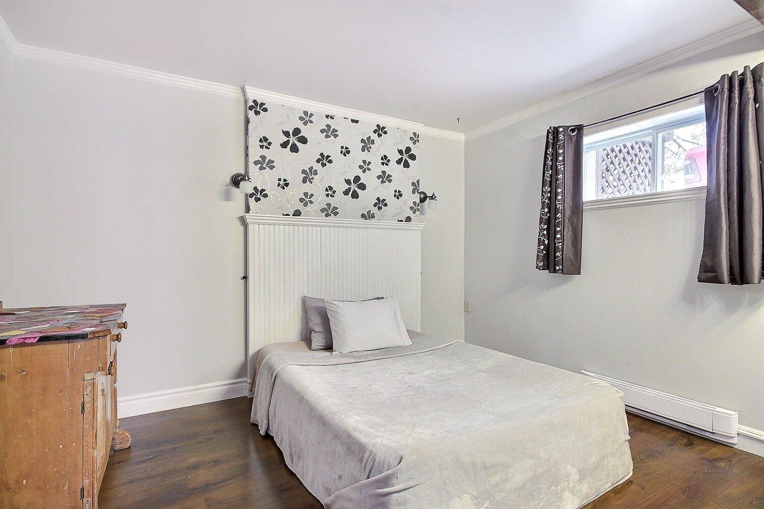 









264


Rue Principale

,
Saint-Basile-le-Grand,




QC
J3N1H3

