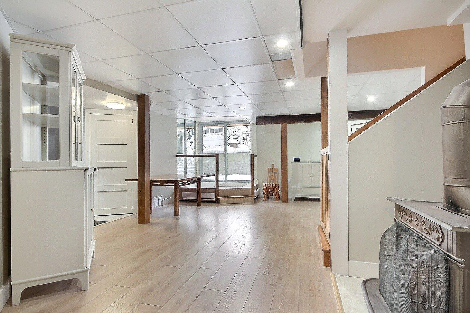 









264


Rue Principale

,
Saint-Basile-le-Grand,




QC
J3N1H3

