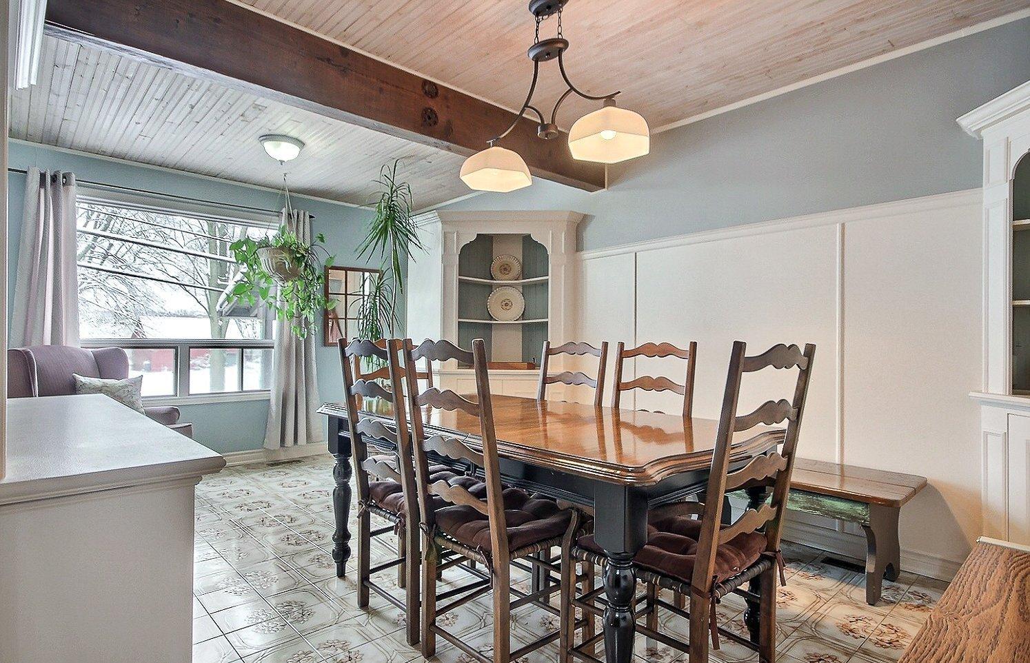 









264


Rue Principale

,
Saint-Basile-le-Grand,




QC
J3N1H3


