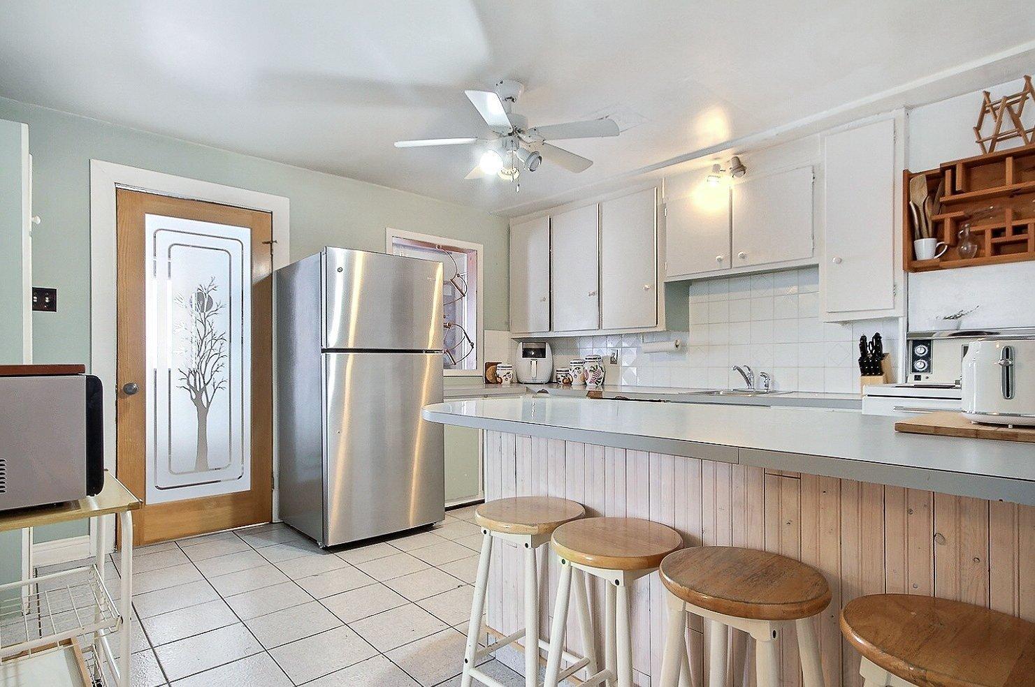 









264


Rue Principale

,
Saint-Basile-le-Grand,




QC
J3N1H3

