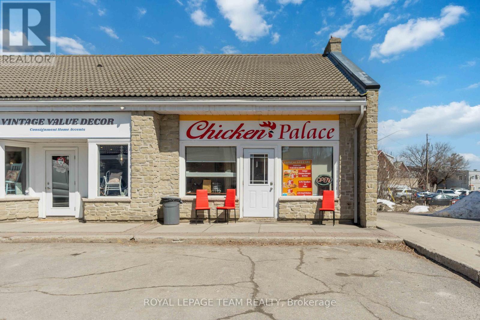 












8 - 75 ELGIN STREET W

,
Arnprior,




Ontario
K7S3T9

