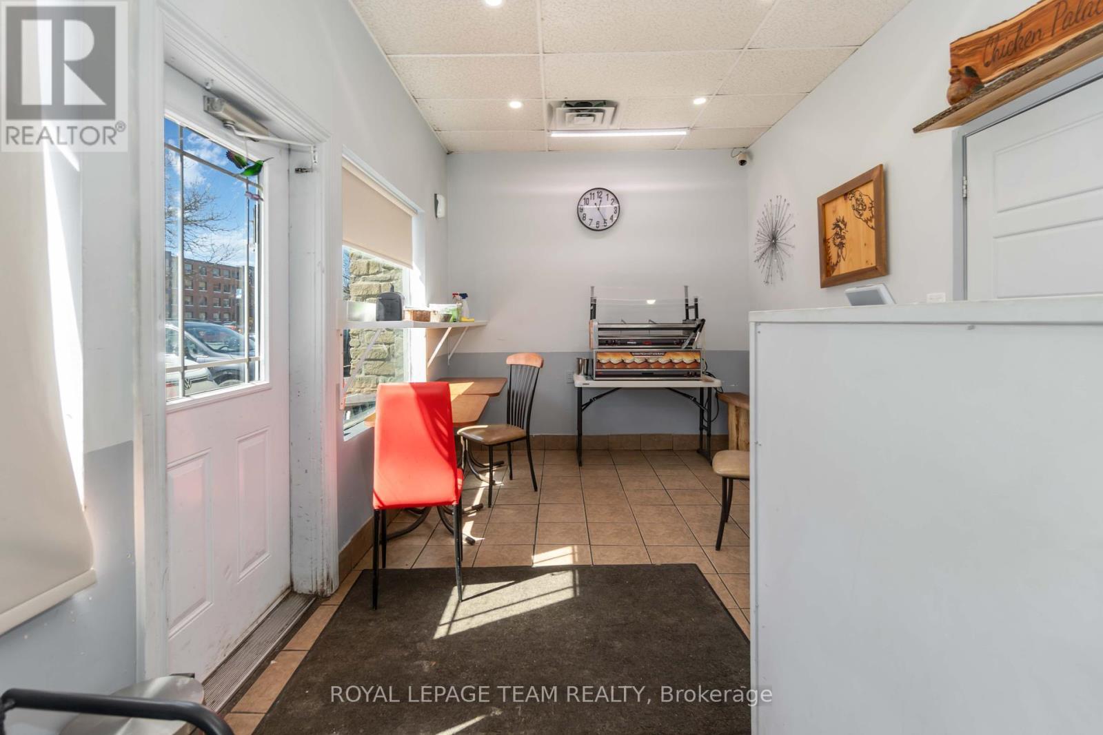 












8 - 75 ELGIN STREET W

,
Arnprior,




Ontario
K7S3T9

