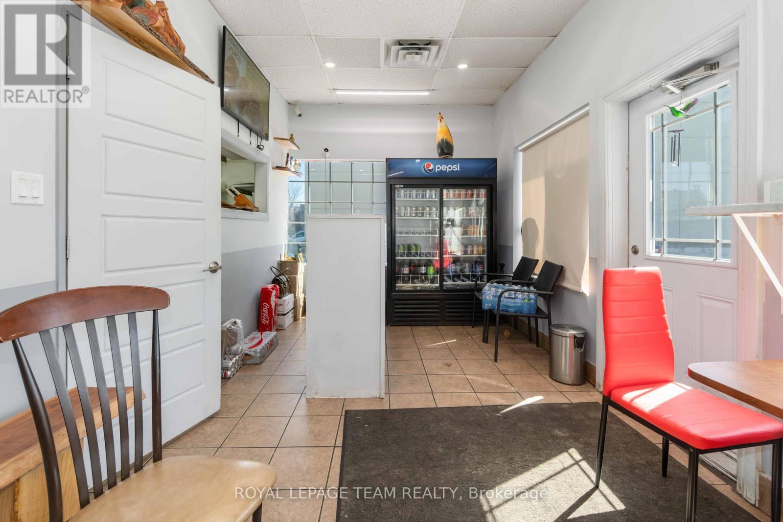 












8 - 75 ELGIN STREET W

,
Arnprior,




Ontario
K7S3T9


