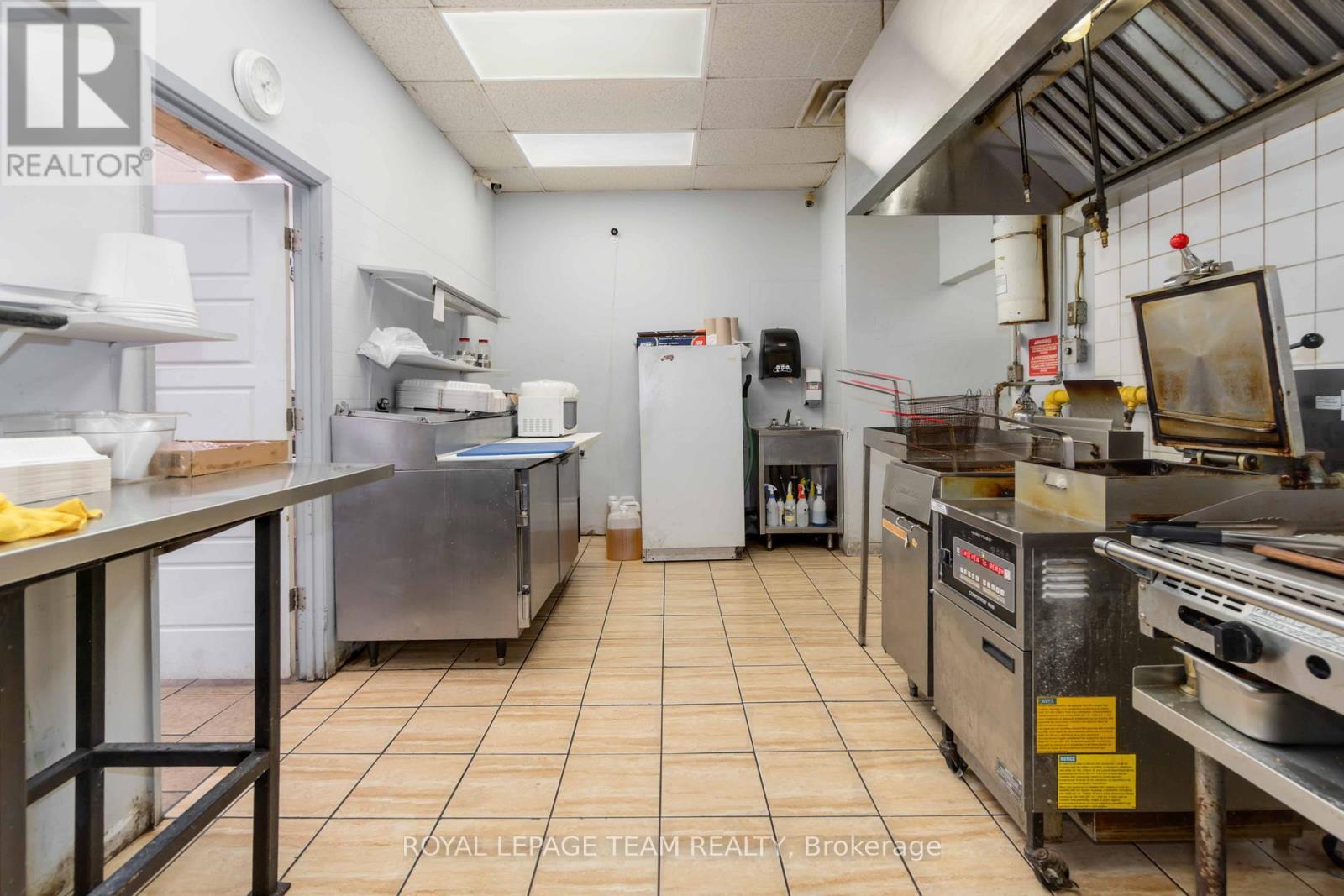 












8 - 75 ELGIN STREET W

,
Arnprior,




Ontario
K7S3T9

