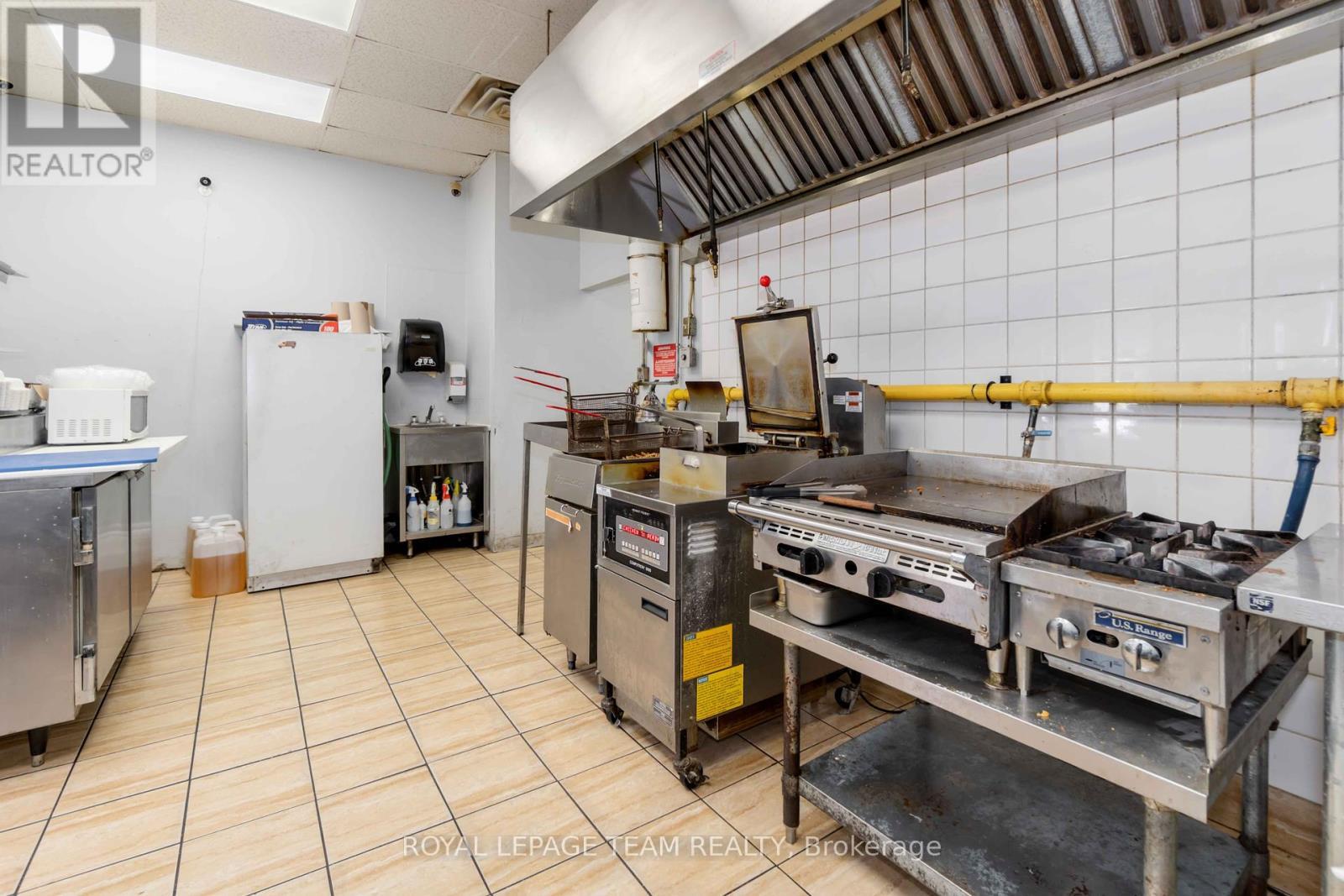 












8 - 75 ELGIN STREET W

,
Arnprior,




Ontario
K7S3T9


