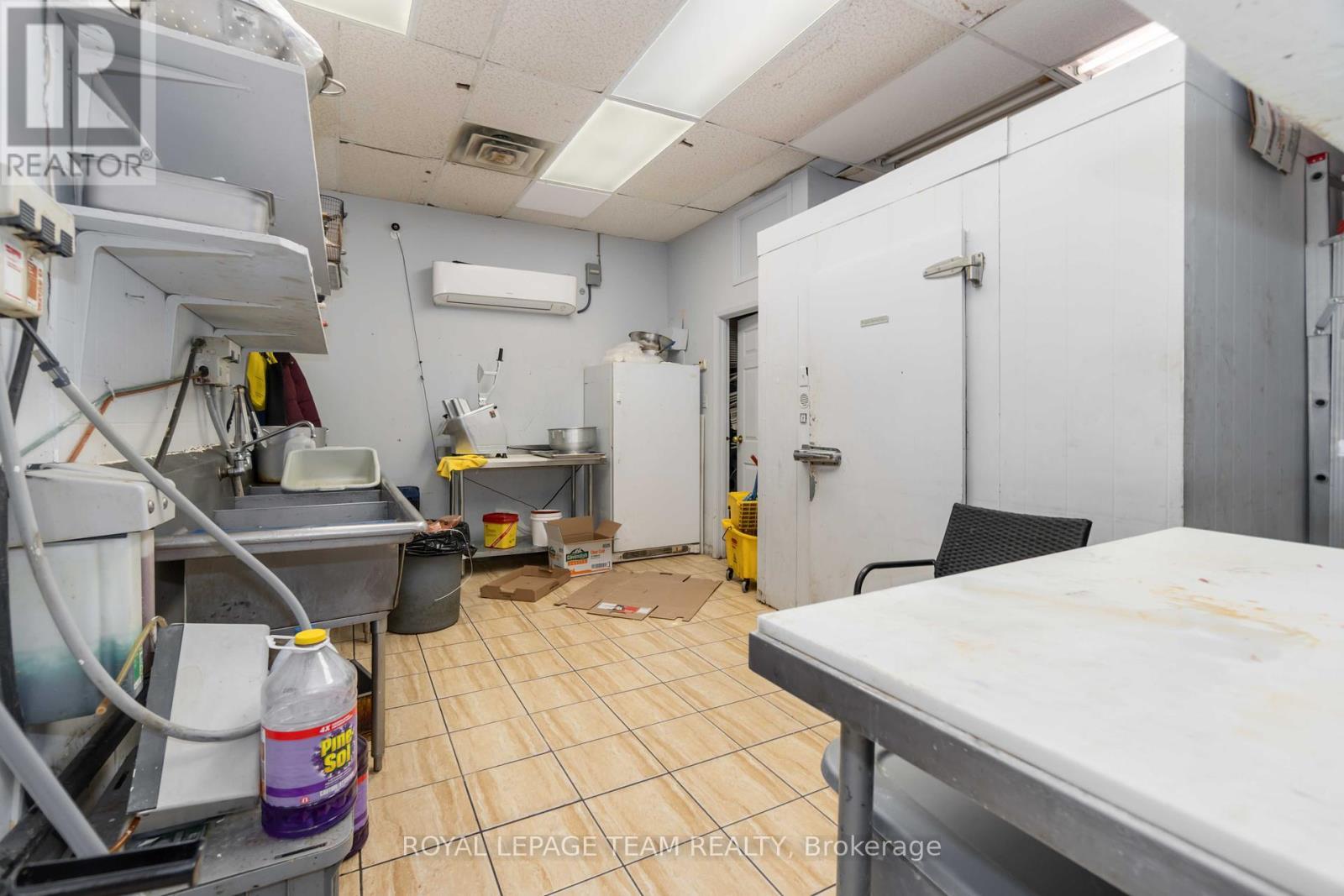 












8 - 75 ELGIN STREET W

,
Arnprior,




Ontario
K7S3T9

