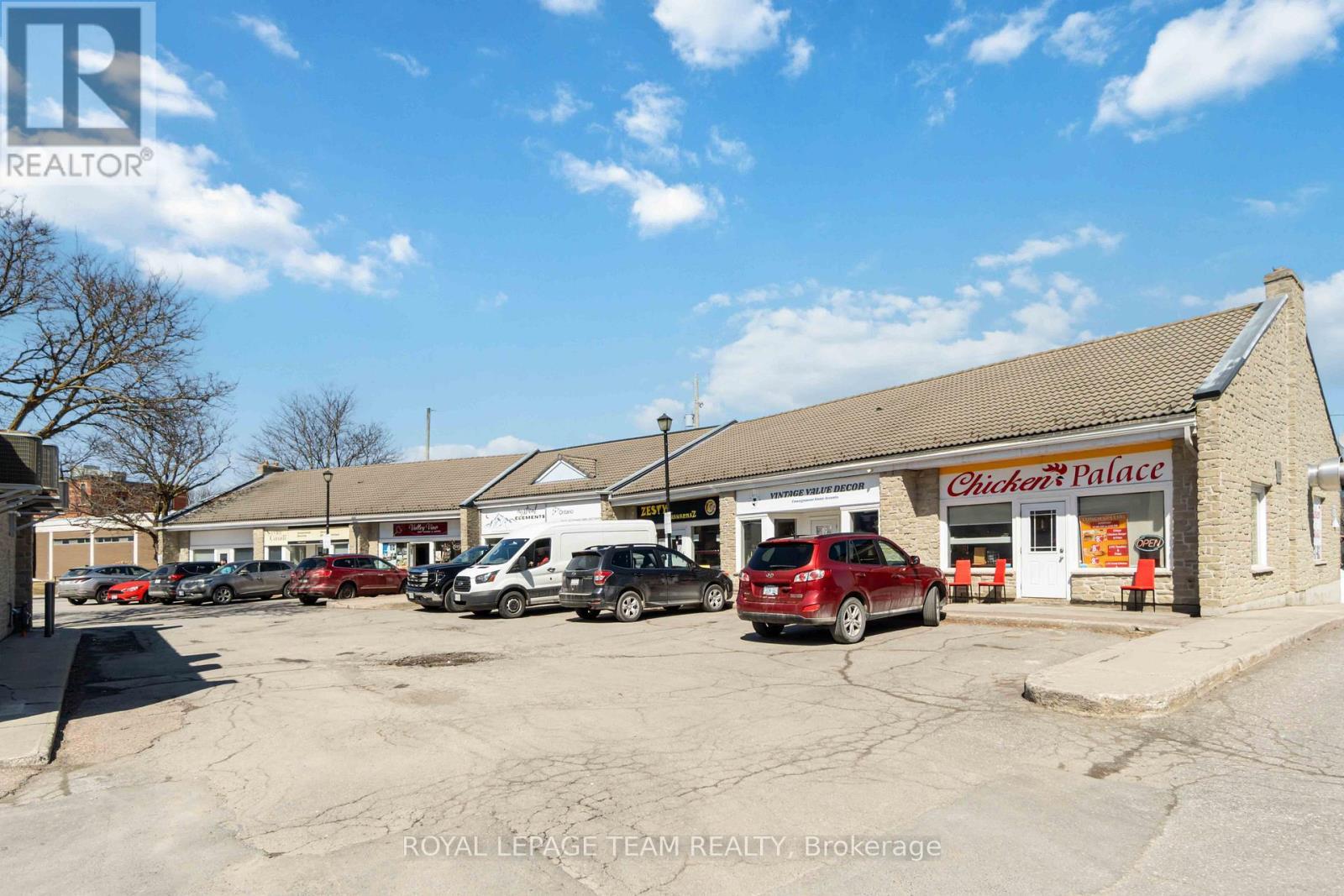 












8 - 75 ELGIN STREET W

,
Arnprior,




Ontario
K7S3T9

