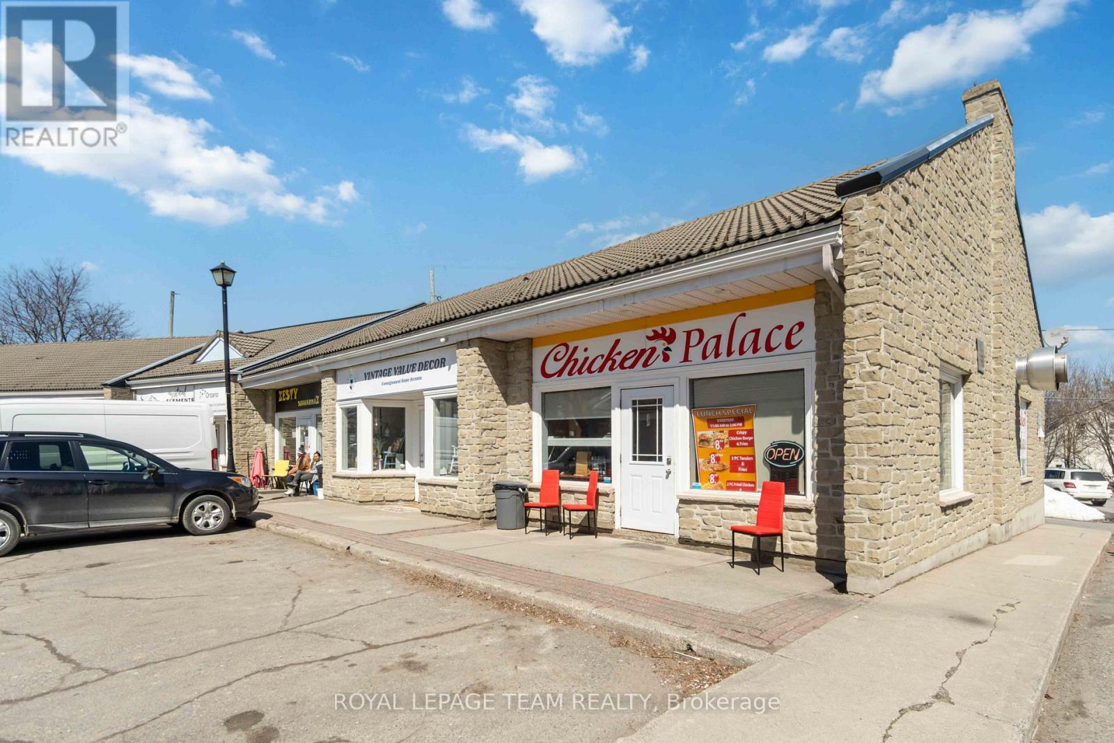 












8 - 75 ELGIN STREET W

,
Arnprior,




Ontario
K7S3T9

