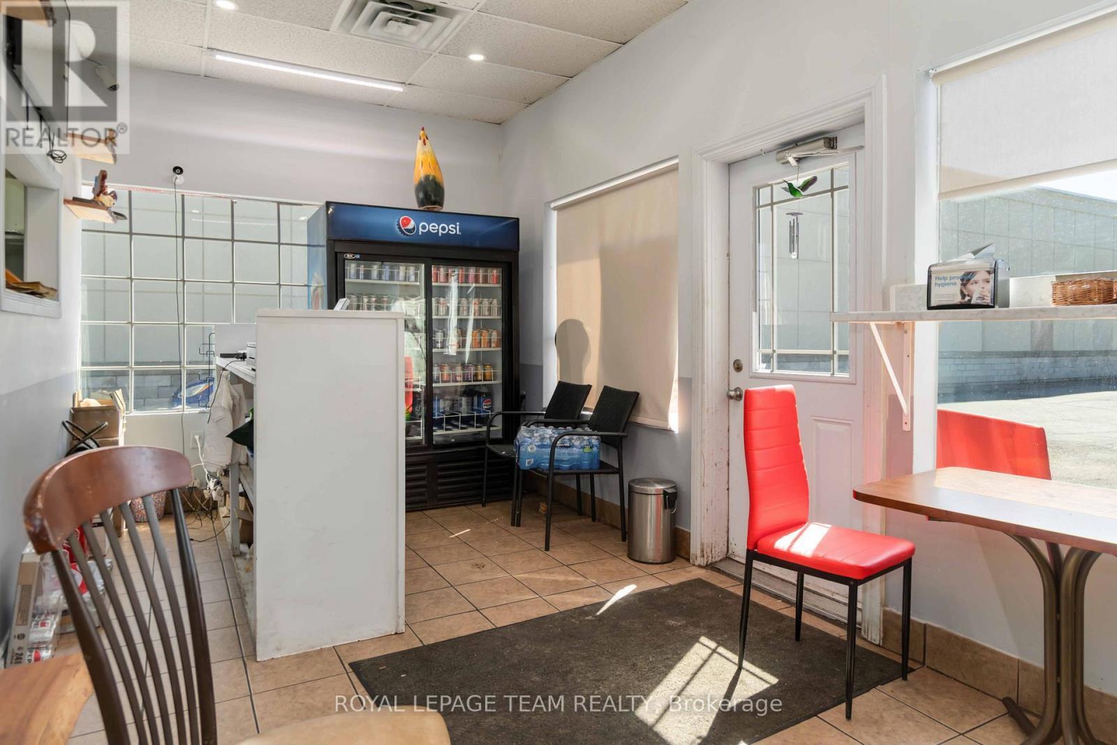 












8 - 75 ELGIN STREET W

,
Arnprior,




Ontario
K7S3T9


