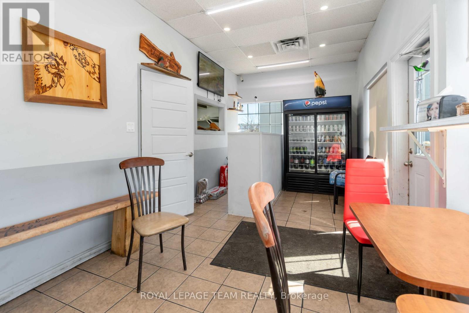 












8 - 75 ELGIN STREET W

,
Arnprior,




Ontario
K7S3T9

