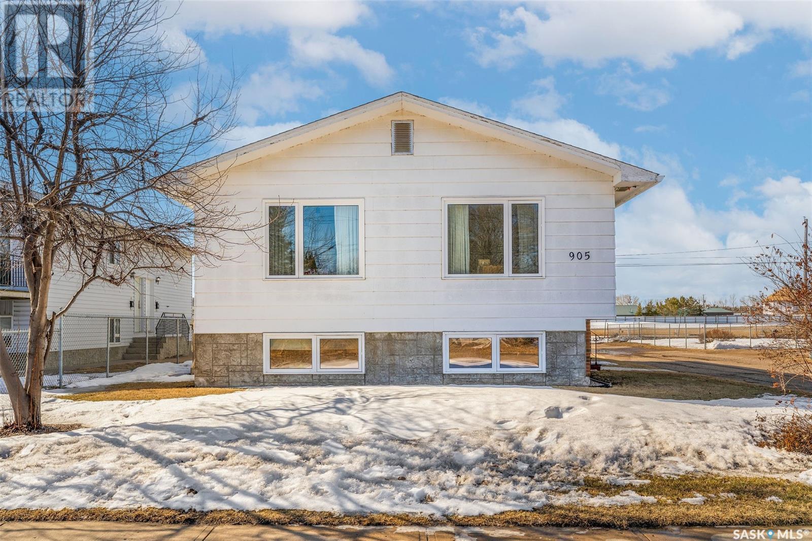 












905 7th STREET E

,
Prince Albert,




Saskatchewan
S6V6T3

