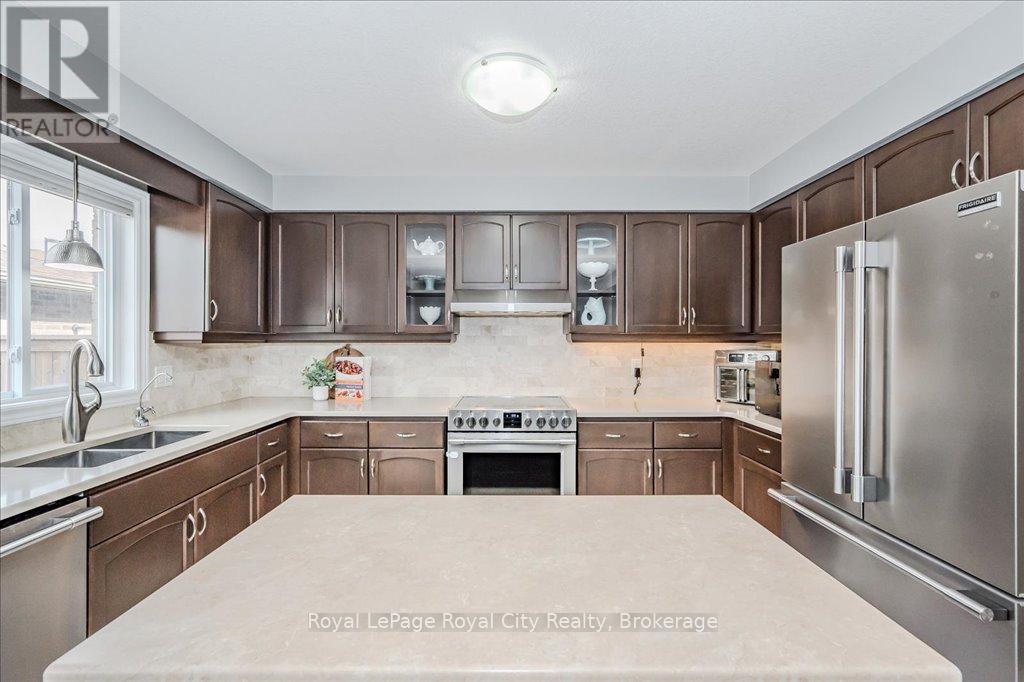 












28 - 714 WILLOW ROAD

,
Guelph (Willow West/Sugarbush/West Acres),




Ontario
N1K0B7


