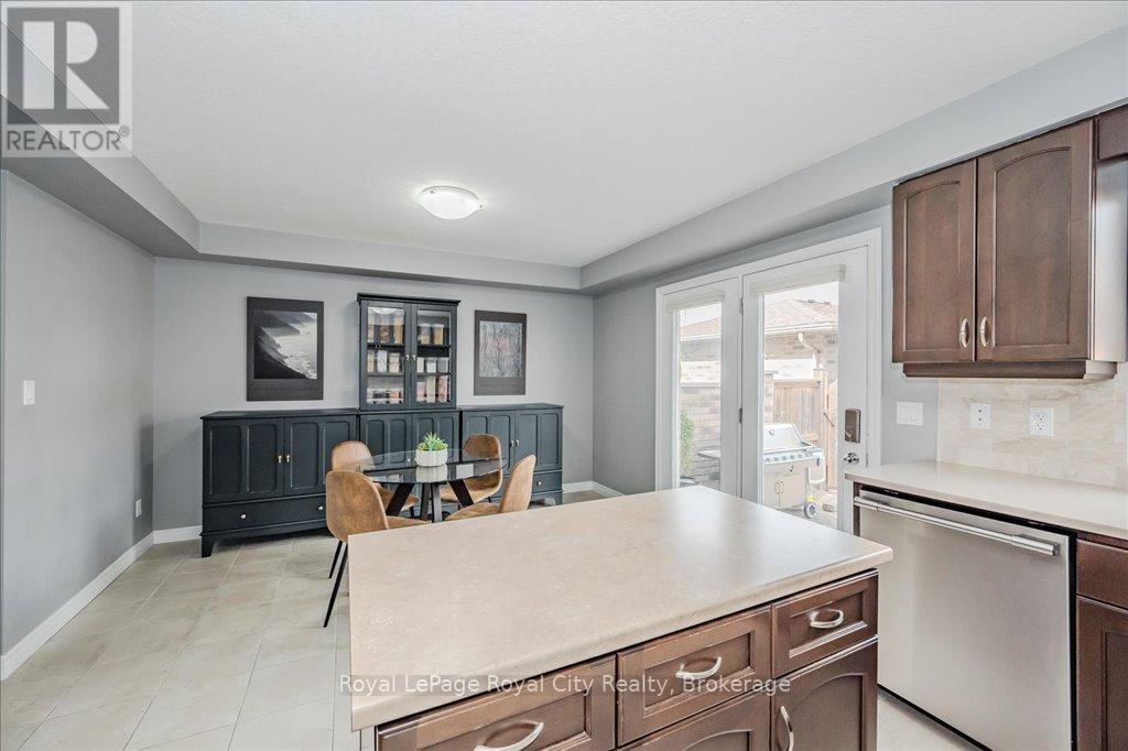 












28 - 714 WILLOW ROAD

,
Guelph (Willow West/Sugarbush/West Acres),




Ontario
N1K0B7

