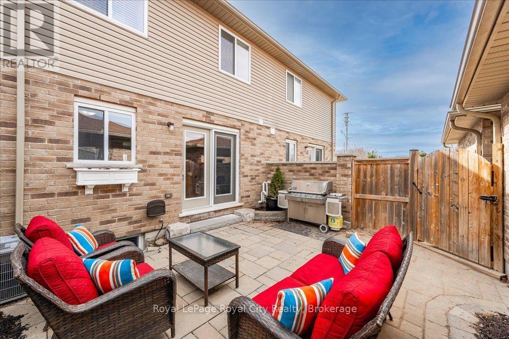 












28 - 714 WILLOW ROAD

,
Guelph (Willow West/Sugarbush/West Acres),




Ontario
N1K0B7

