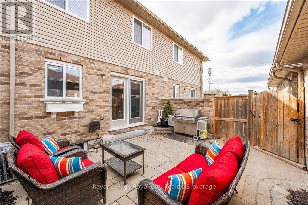 












28 - 714 WILLOW ROAD

,
Guelph (Willow West/Sugarbush/West Acres),




Ontario
N1K0B7

