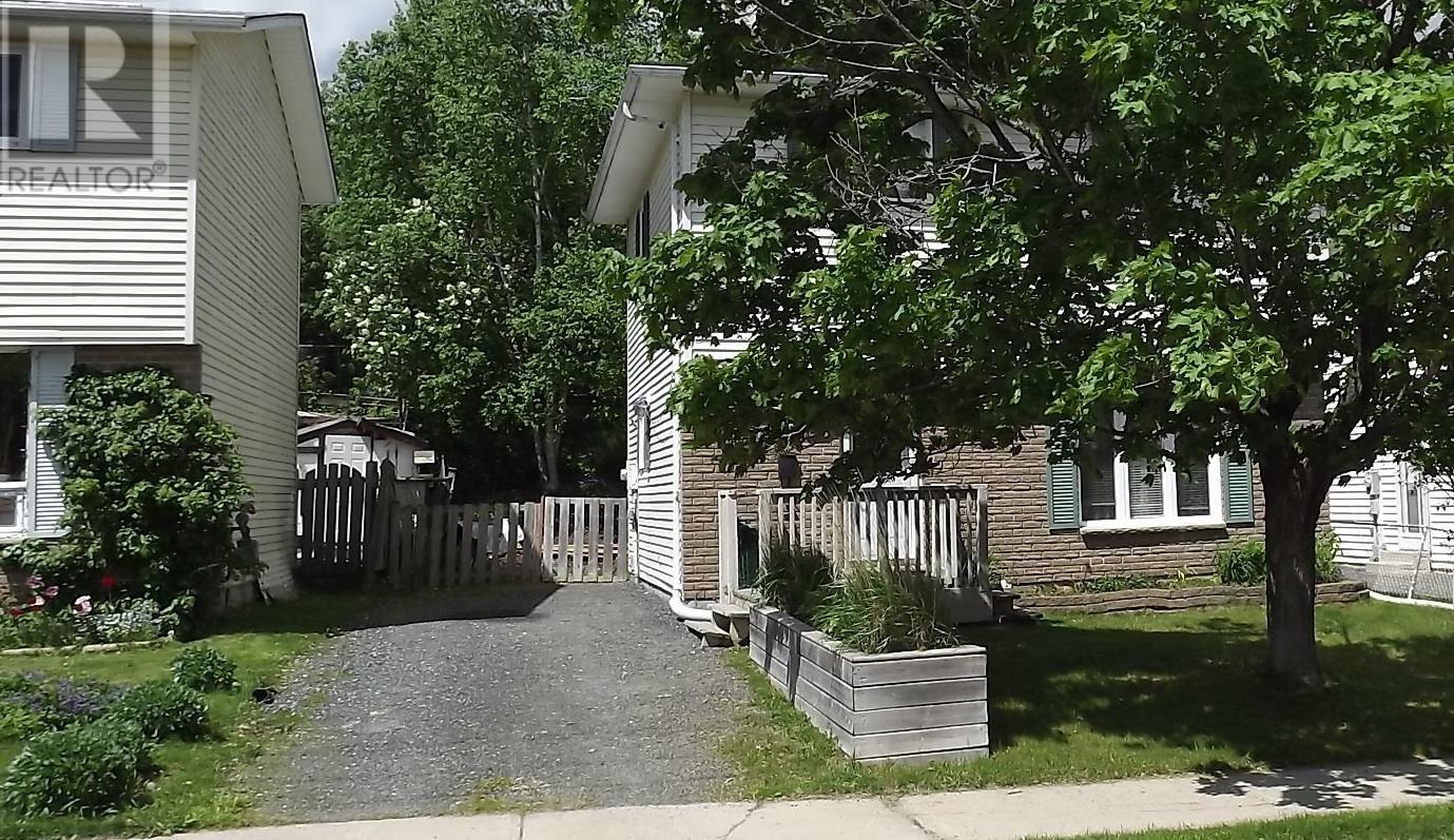 












26 Hergott AVE

,
Elliot Lake,




Ontario
P5A3A8

