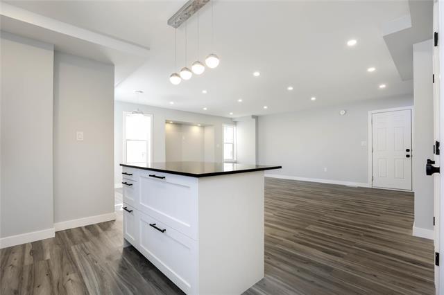 









571


Burrows

AVE,
Winnipeg,




MB
R2W 2A5

