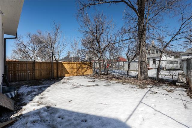 









571


Burrows

AVE,
Winnipeg,




MB
R2W 2A5

