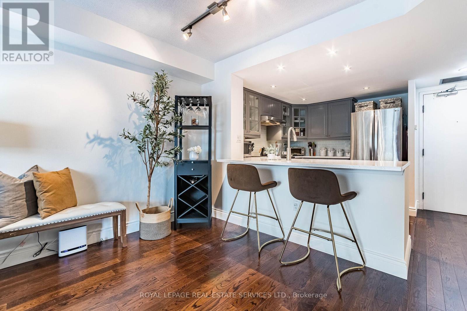 












1614 - 705 KING STREET W

,
Toronto,




Ontario
M5V2W8

