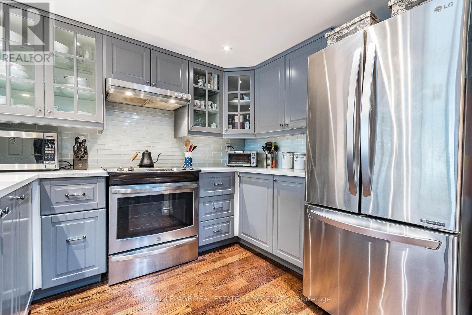 












1614 - 705 KING STREET W

,
Toronto,




Ontario
M5V2W8

