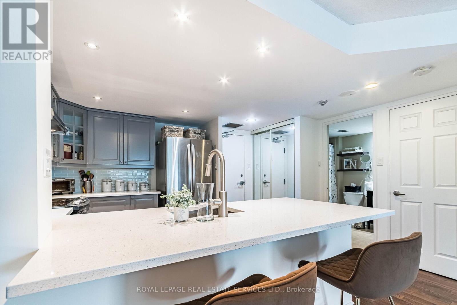 












1614 - 705 KING STREET W

,
Toronto,




Ontario
M5V2W8

