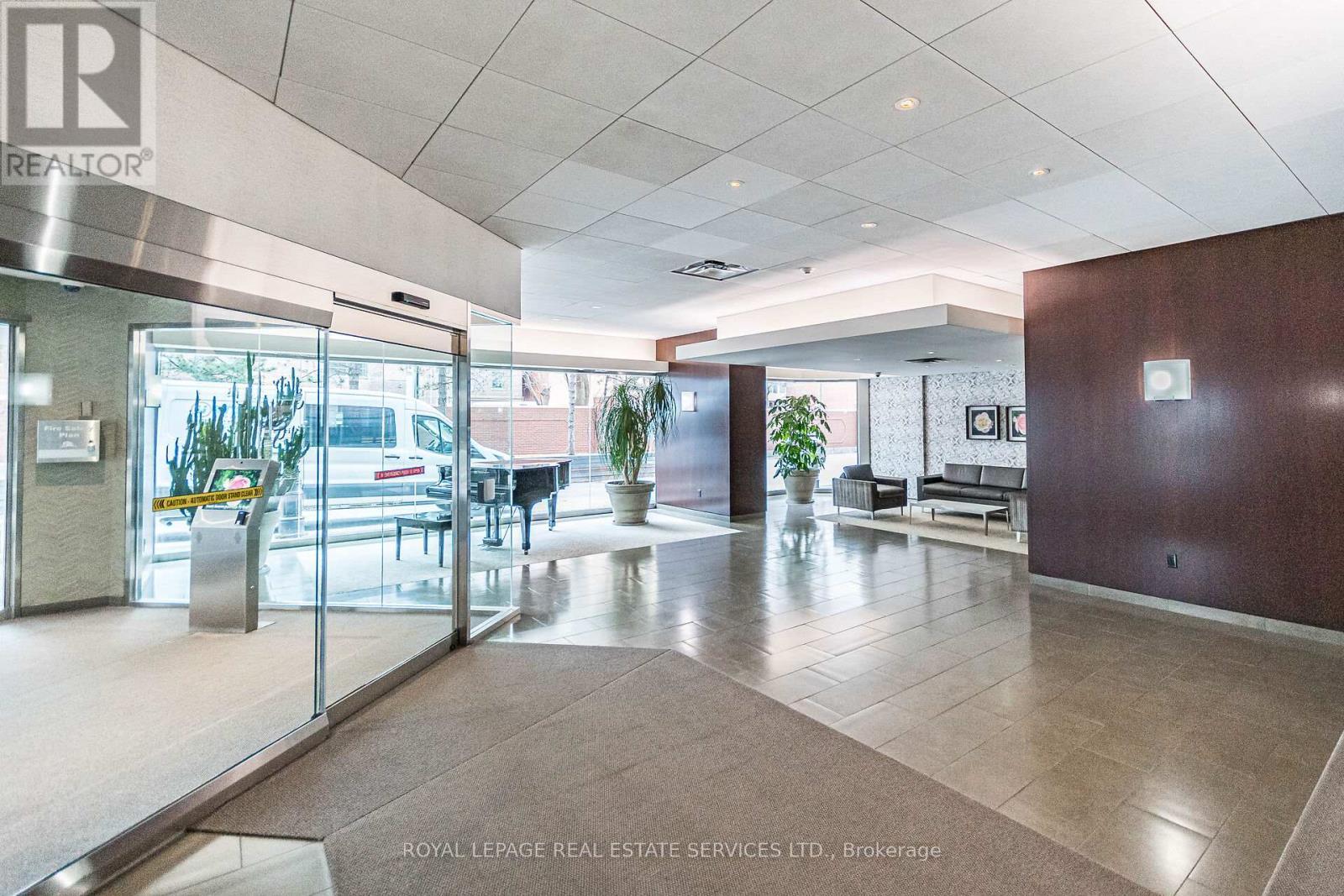 












1614 - 705 KING STREET W

,
Toronto,




Ontario
M5V2W8

