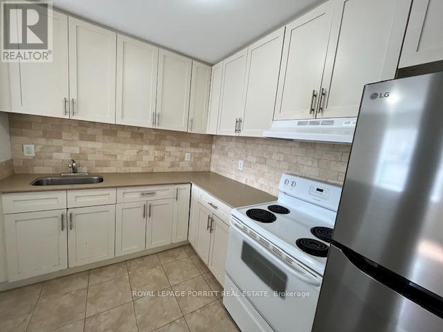 












4 - 3511 LAKE SHORE BOULEVARD W

,
Toronto,




Ontario
M8W1N5

