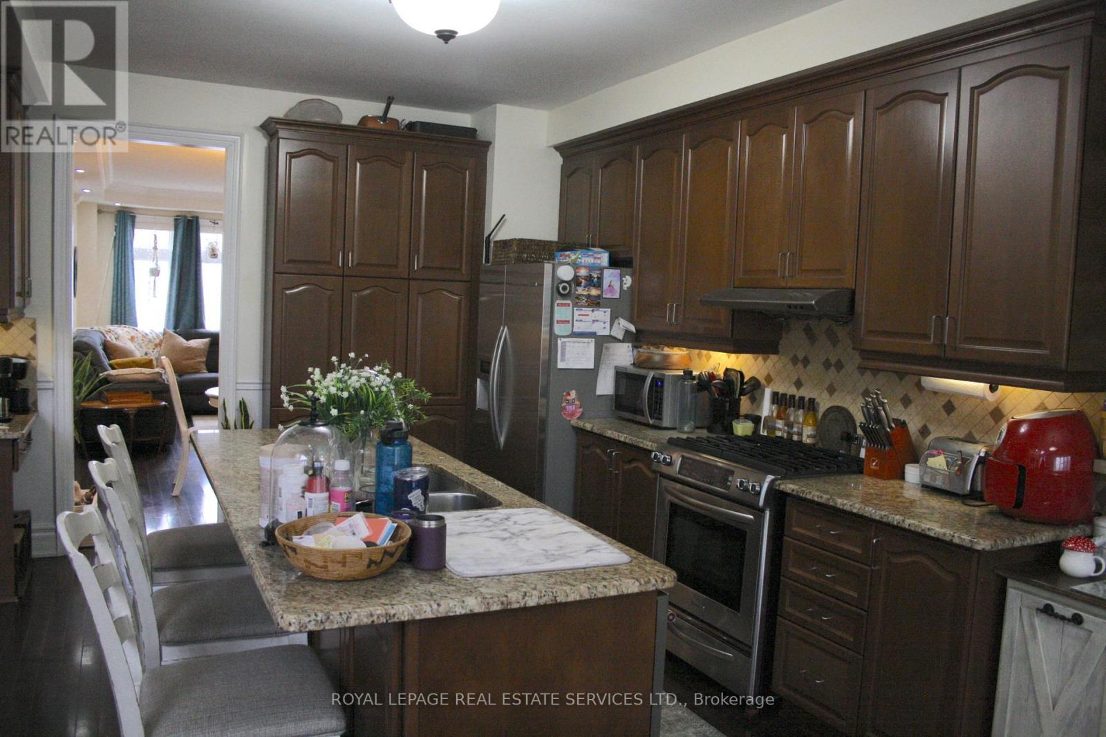 












261 NAUTICAL BOULEVARD

,
Oakville,




Ontario
L6L0B9

