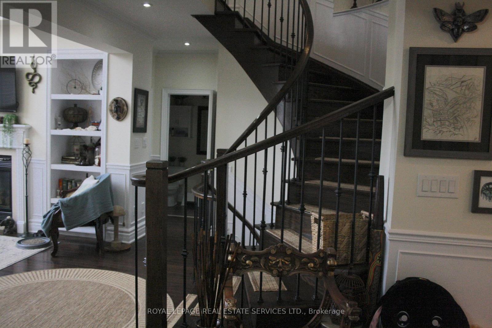 












261 NAUTICAL BOULEVARD

,
Oakville,




Ontario
L6L0B9

