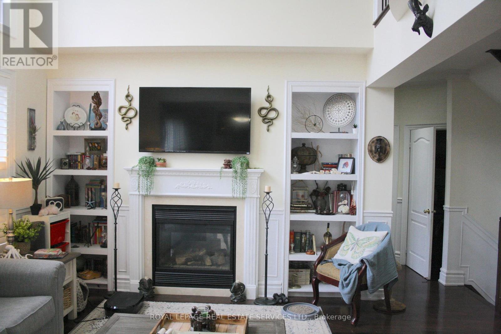 












261 NAUTICAL BOULEVARD

,
Oakville,




Ontario
L6L0B9

