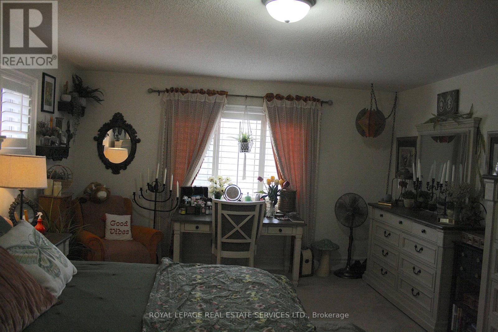












261 NAUTICAL BOULEVARD

,
Oakville,




Ontario
L6L0B9

