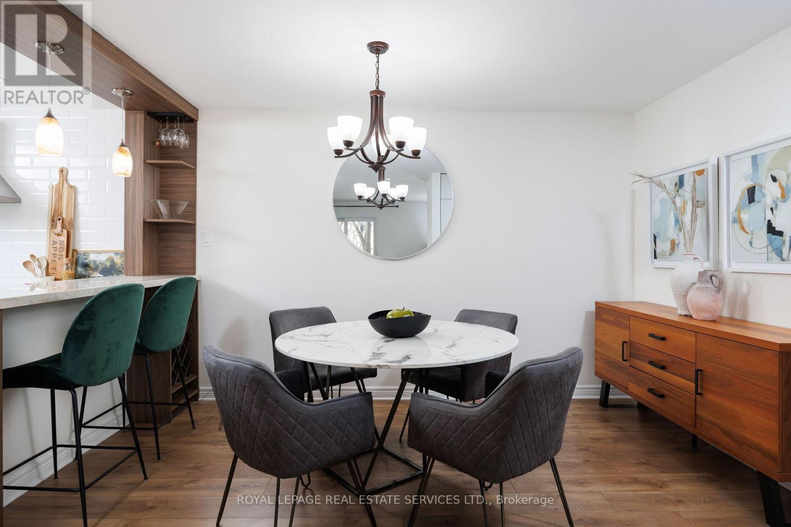 












1021 - 1504 PILGRIMS WAY

,
Oakville,




Ontario
L6M3H1

