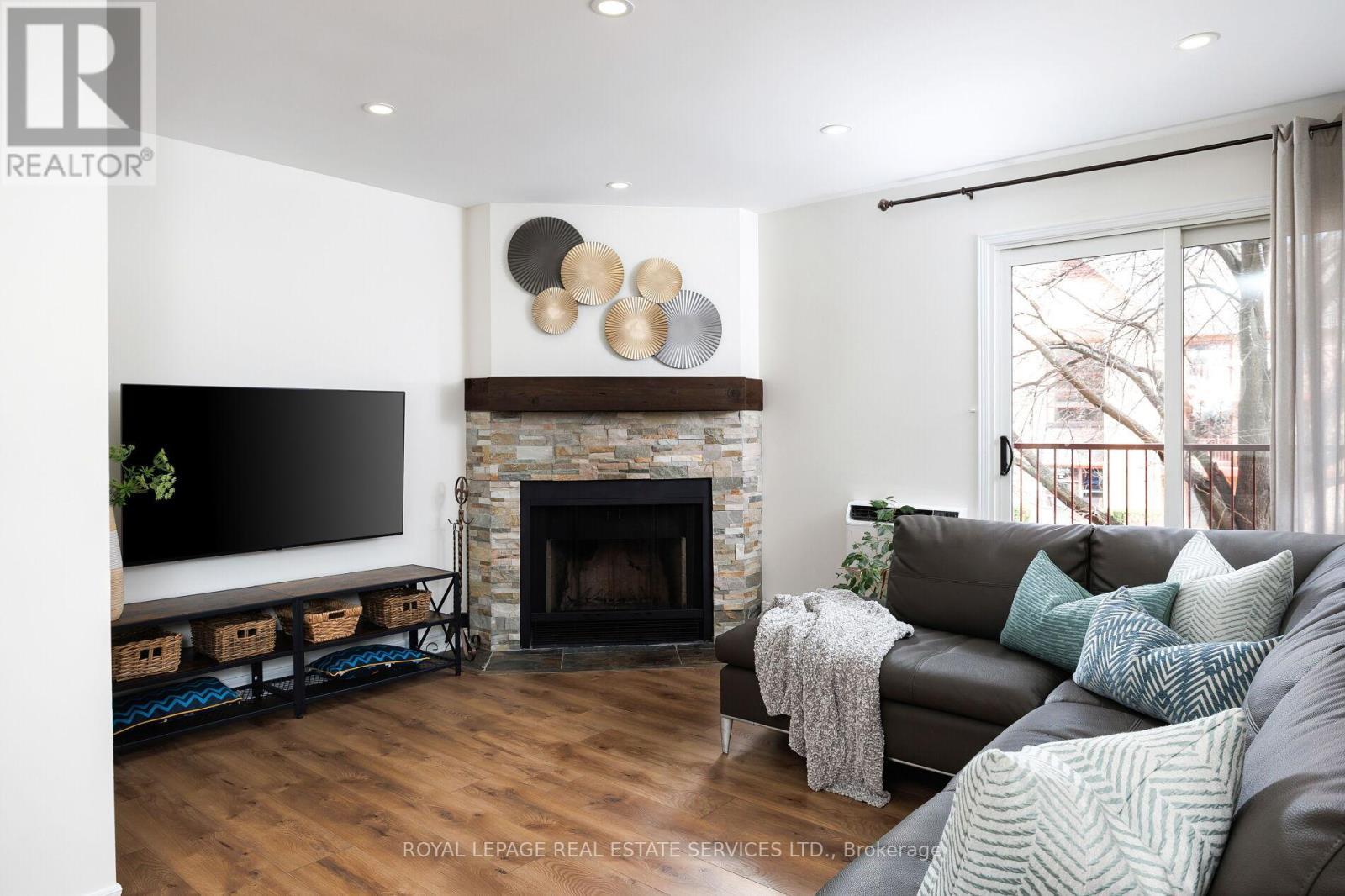 












1021 - 1504 PILGRIMS WAY

,
Oakville,




Ontario
L6M3H1

