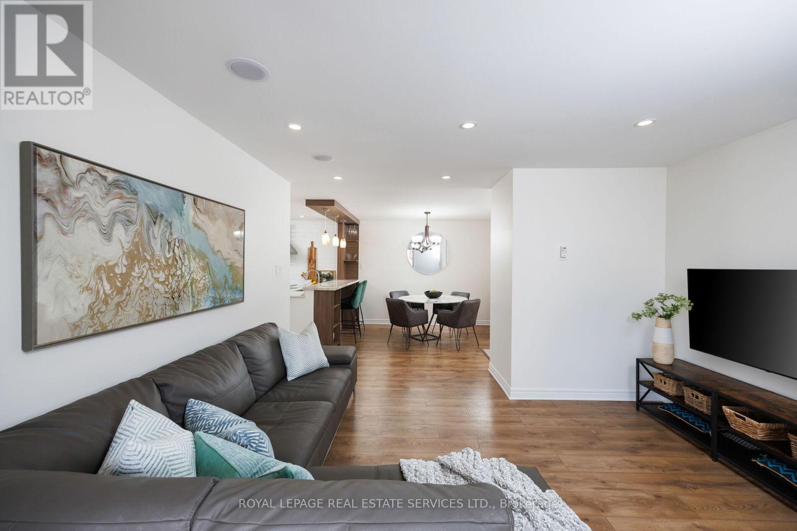 












1021 - 1504 PILGRIMS WAY

,
Oakville,




Ontario
L6M3H1


