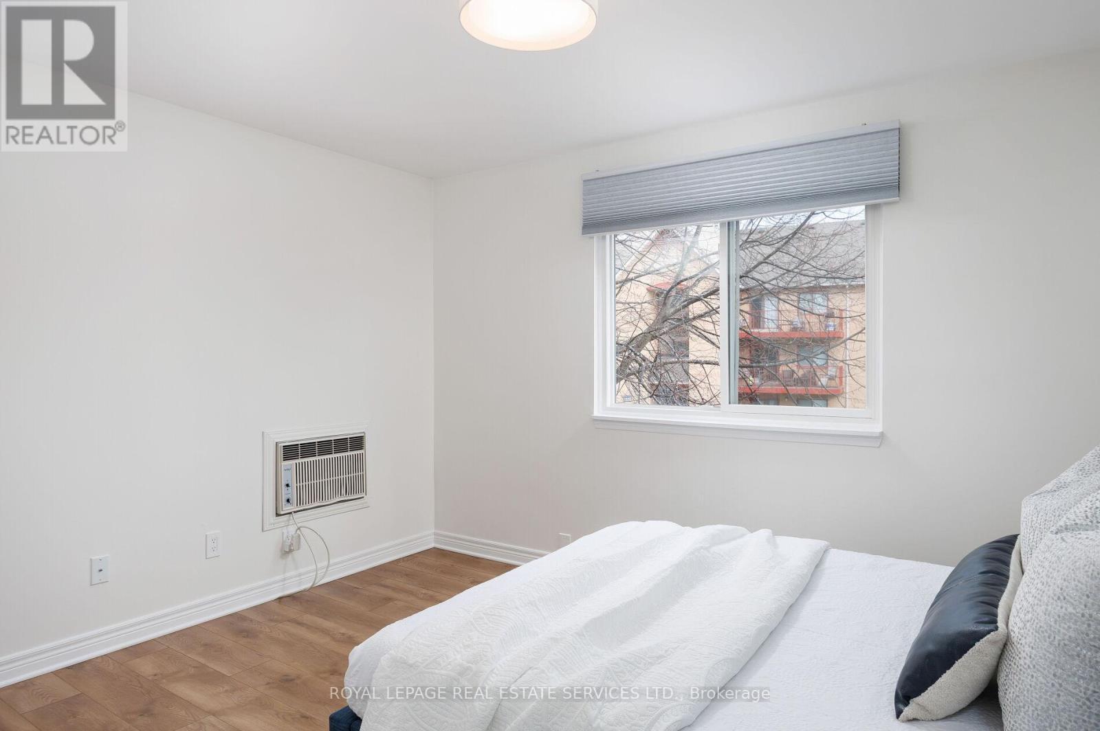 












1021 - 1504 PILGRIMS WAY

,
Oakville,




Ontario
L6M3H1

