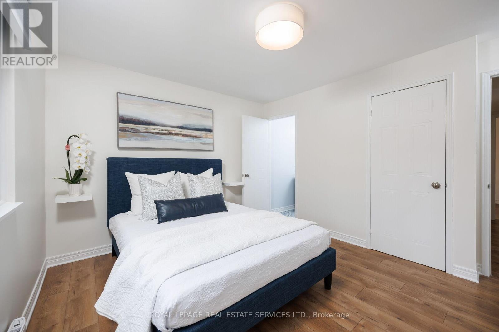 












1021 - 1504 PILGRIMS WAY

,
Oakville,




Ontario
L6M3H1

