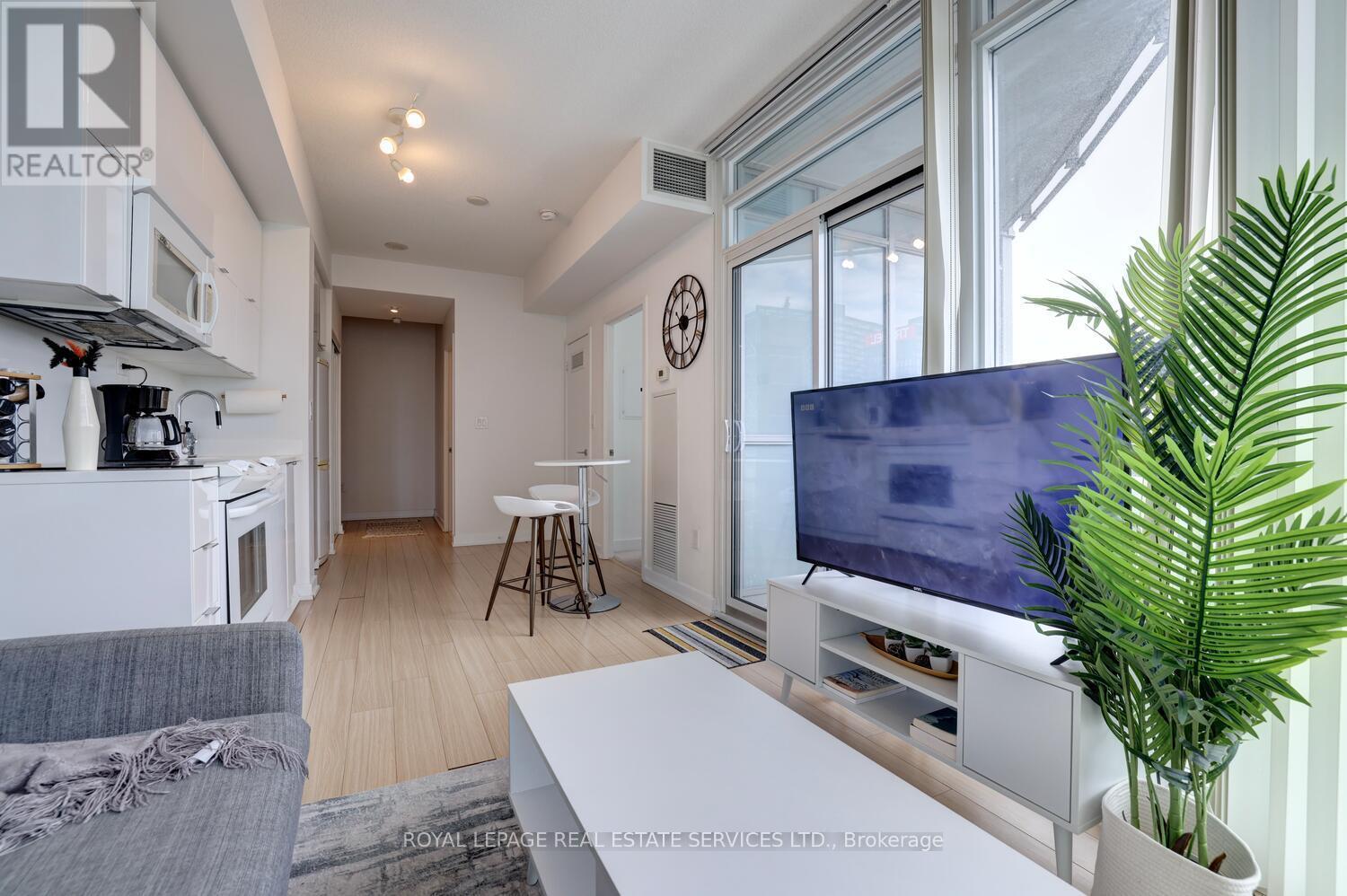 












3902 - 21 ICEBOAT TERRACE

,
Toronto,




Ontario
M5V4A9

