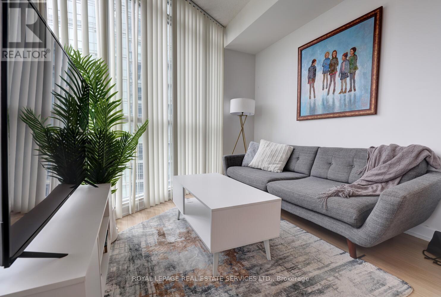 












3902 - 21 ICEBOAT TERRACE

,
Toronto,




Ontario
M5V4A9

