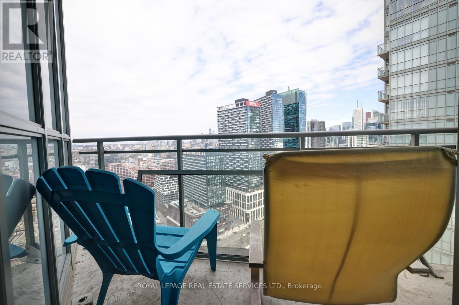 












3902 - 21 ICEBOAT TERRACE

,
Toronto,




Ontario
M5V4A9

