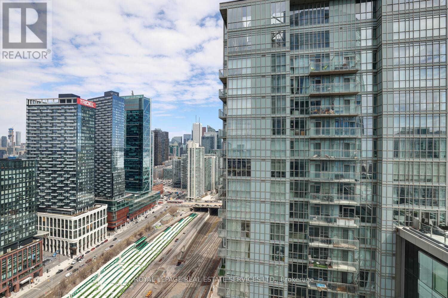 












3902 - 21 ICEBOAT TERRACE

,
Toronto,




Ontario
M5V4A9

