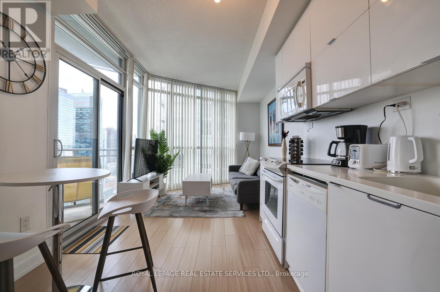 












3902 - 21 ICEBOAT TERRACE

,
Toronto,




Ontario
M5V4A9

