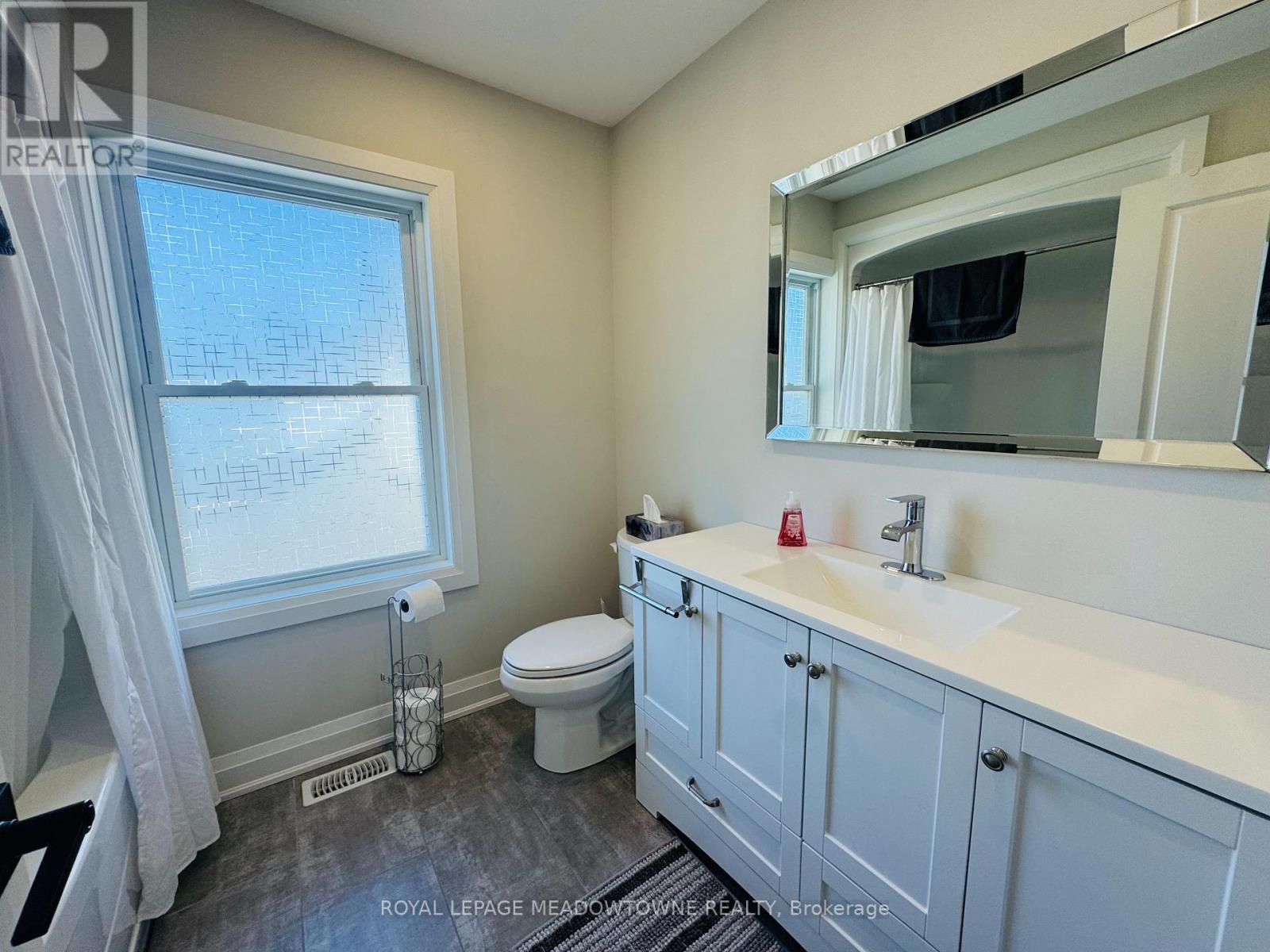 












63 BELFAST ROAD S

,
Fort Erie,




Ontario
L0S1B0

