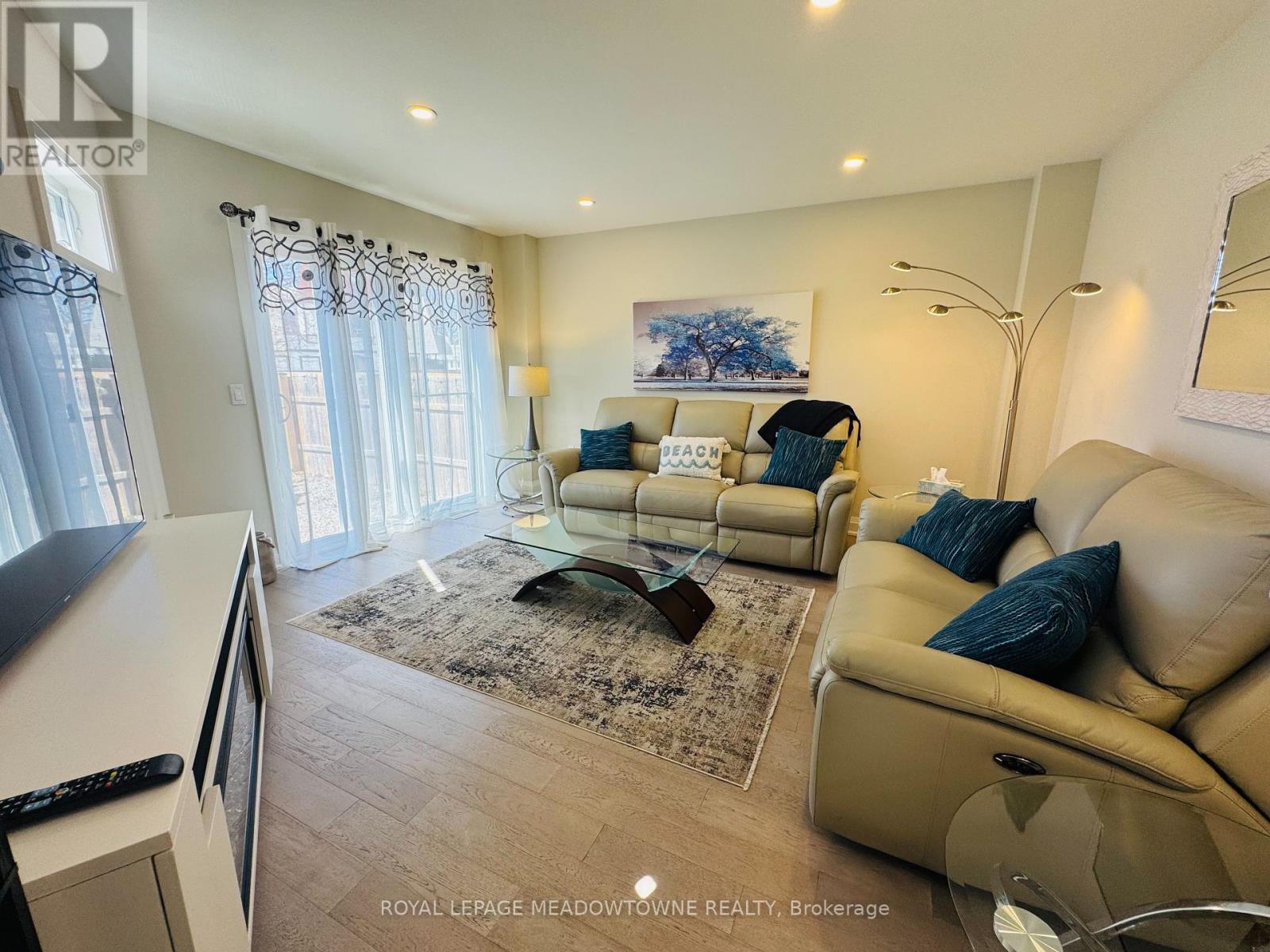 












63 BELFAST ROAD S

,
Fort Erie,




Ontario
L0S1B0

