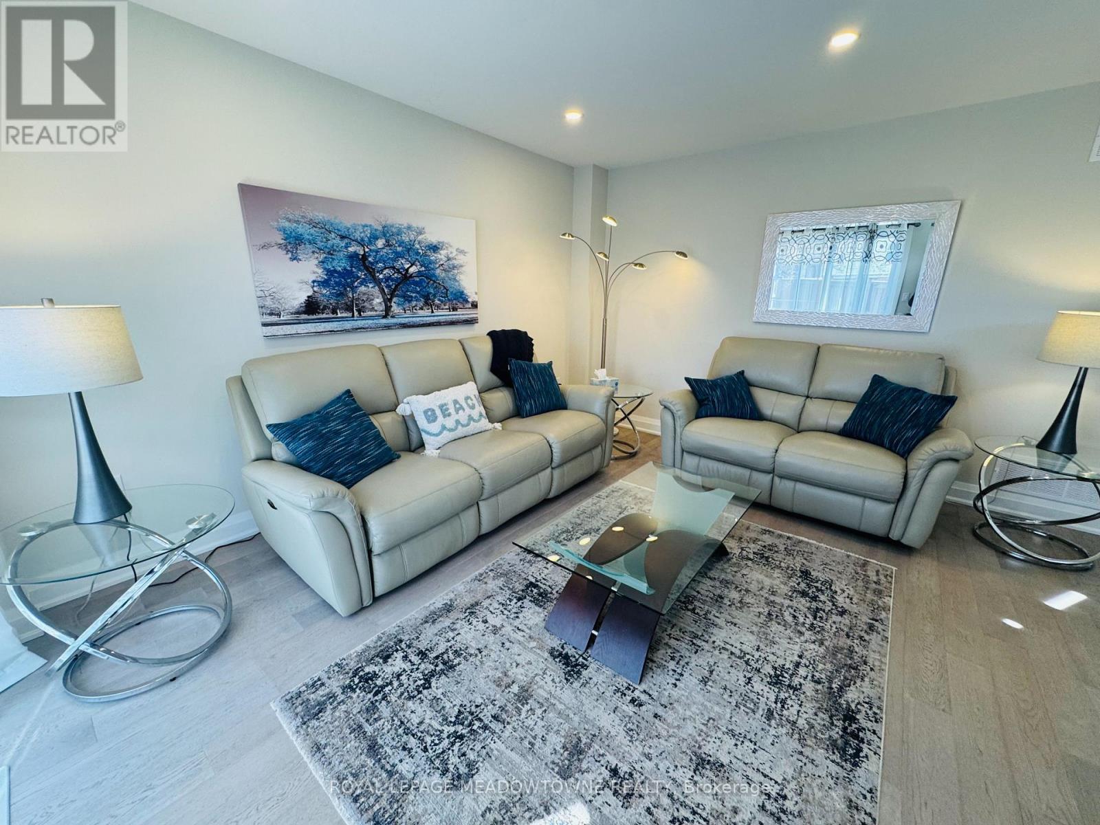 












63 BELFAST ROAD S

,
Fort Erie,




Ontario
L0S1B0

