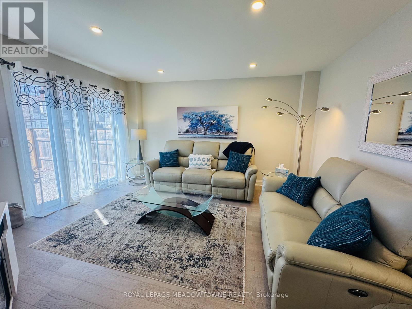 












63 BELFAST ROAD S

,
Fort Erie,




Ontario
L0S1B0

