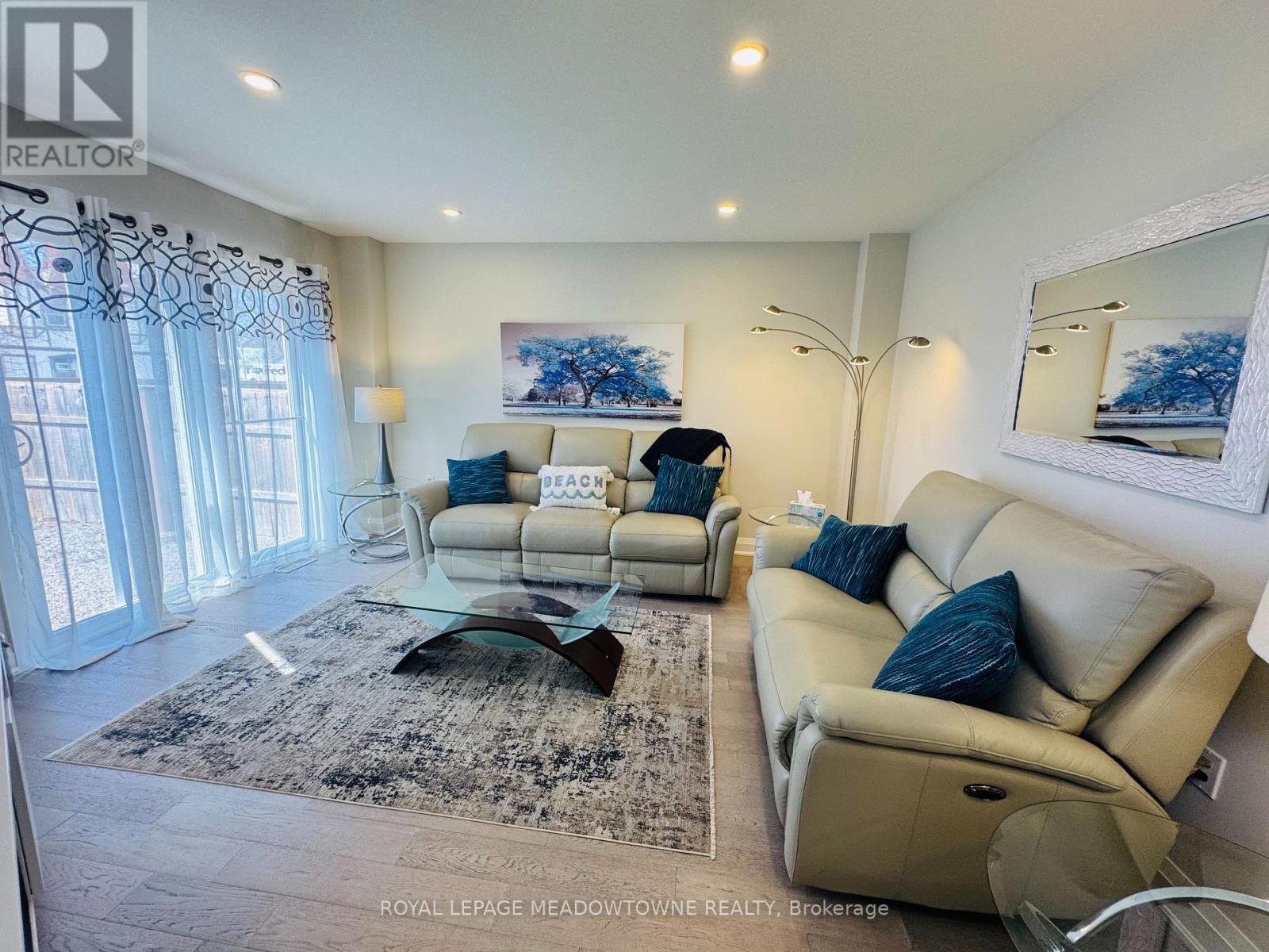 












63 BELFAST ROAD S

,
Fort Erie,




Ontario
L0S1B0

